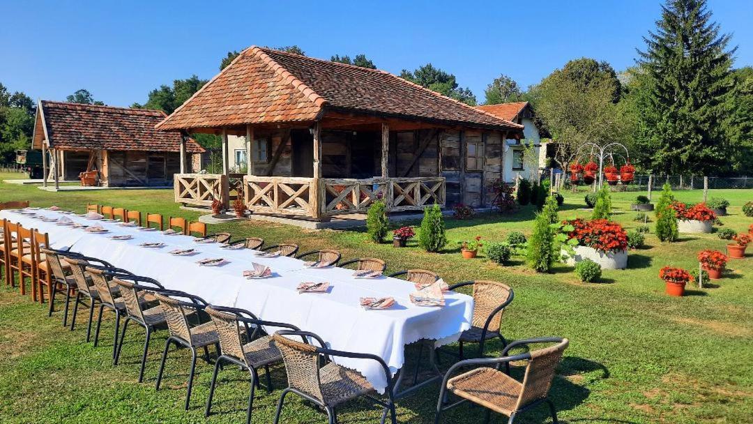 Etno Selo Eden Hotel Zeravacki Potok Exterior foto