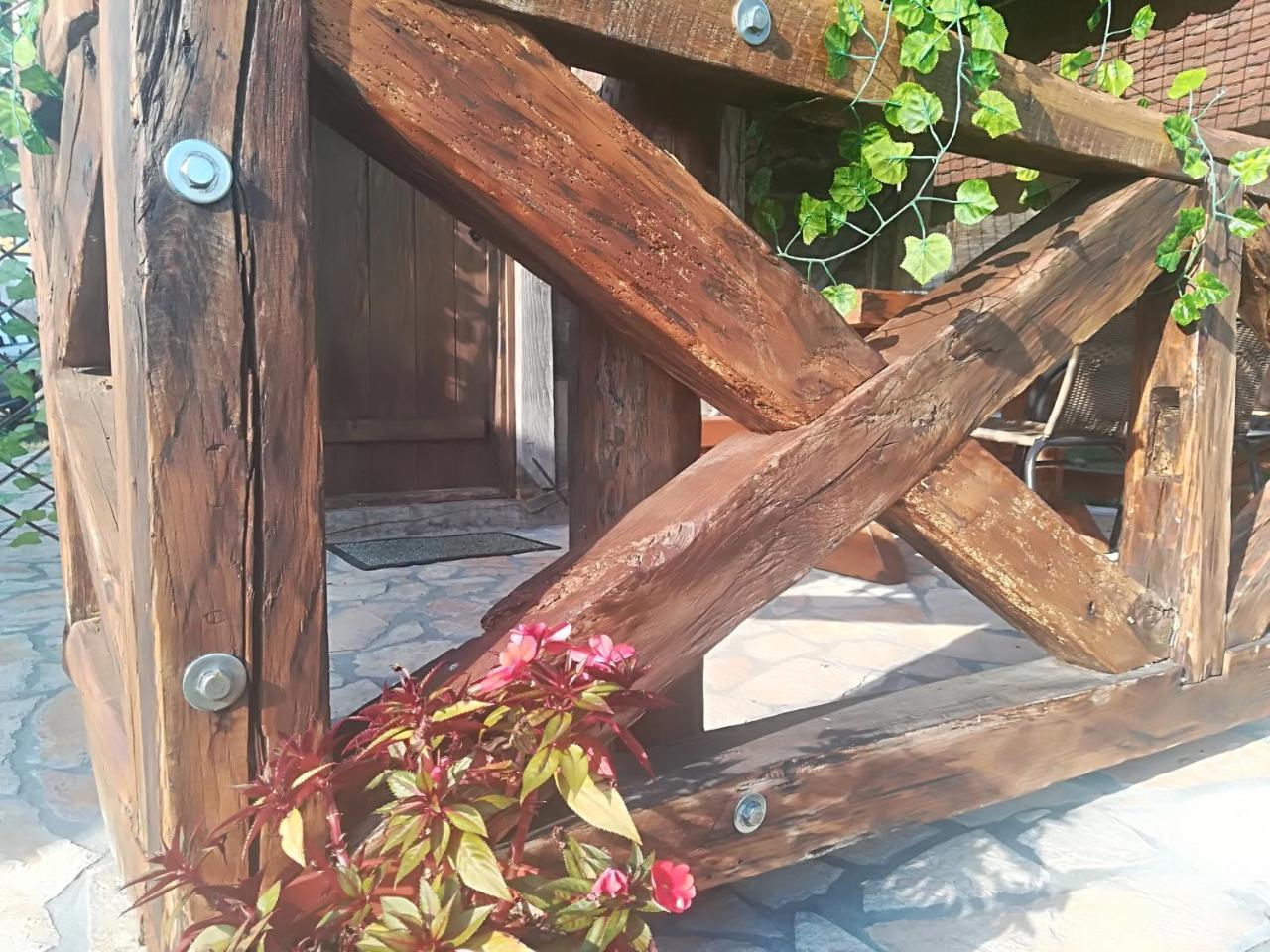 Etno Selo Eden Hotel Zeravacki Potok Exterior foto